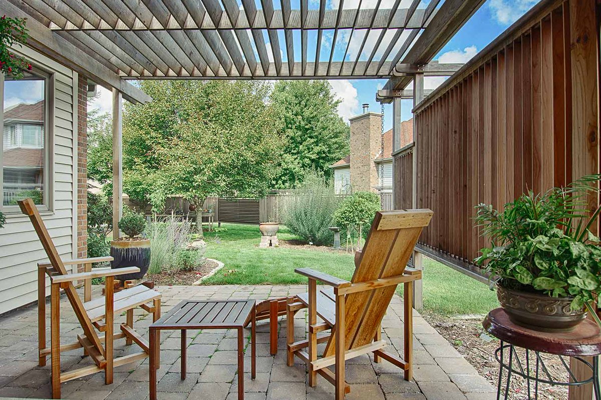 SilentRivers's tweet photo. Asian-inspired landscape design creates privacy and spaces for relaxation in Ames, Iowa home. https://t.co/v3sV15upFU https://t.co/3iu2oHFTRW