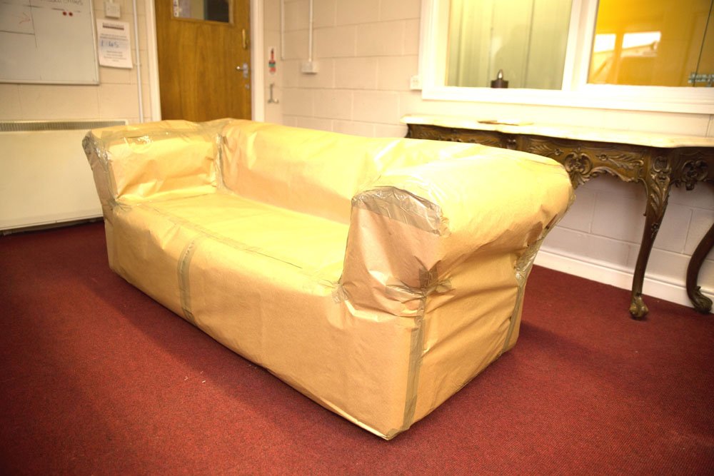 Evans_Int_Ltd's tweet photo. Hello #yorkshirehour We are a removal company that knows how to wrap & pack properly! #takingcare #properpacking https://t.co/VPe311n5WD https://t.co/0S9otyFfAb