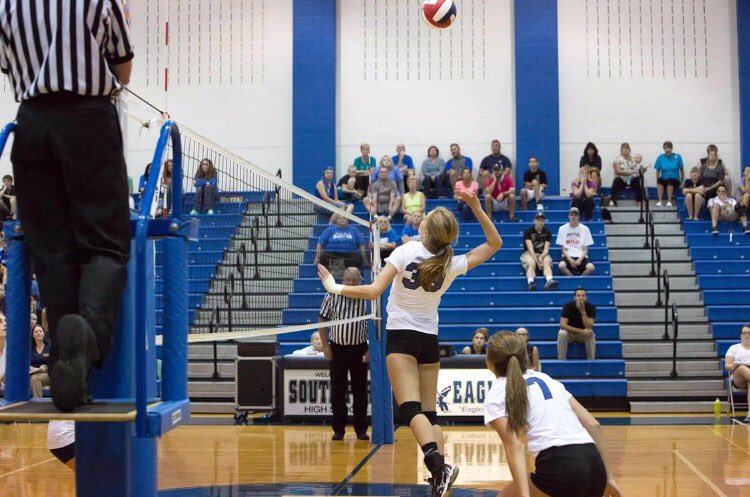 spvb_chicas's tweet photo. senior s/o: Laura was a 3 yr letterer &amp; finishes her career with 115 kills, 47 blocks &amp; 13 aces!! Good luck to u @ Pitt💛💙 @wpialgirlsvb https://t.co/QZTbxQQiOs
