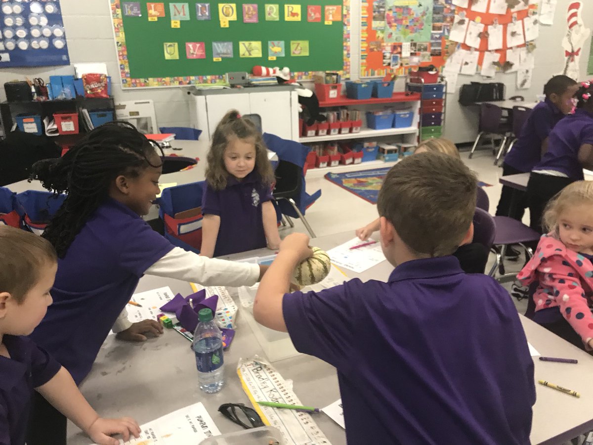 MrsTroxclair's tweet image. Pumpkin Investigation with Mrs. Grace’s class #sciencefun #IPSBproud #msaw