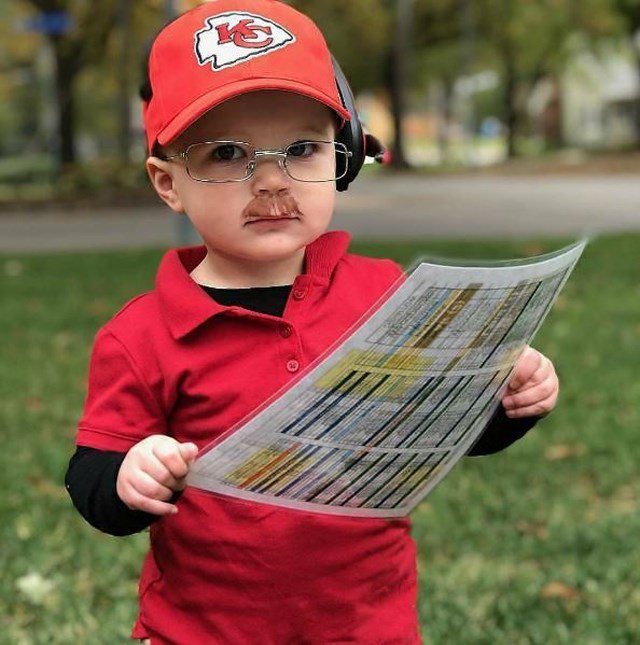 Prairie Village toddler’s epic Andy Reid Halloween costume goes for the ...