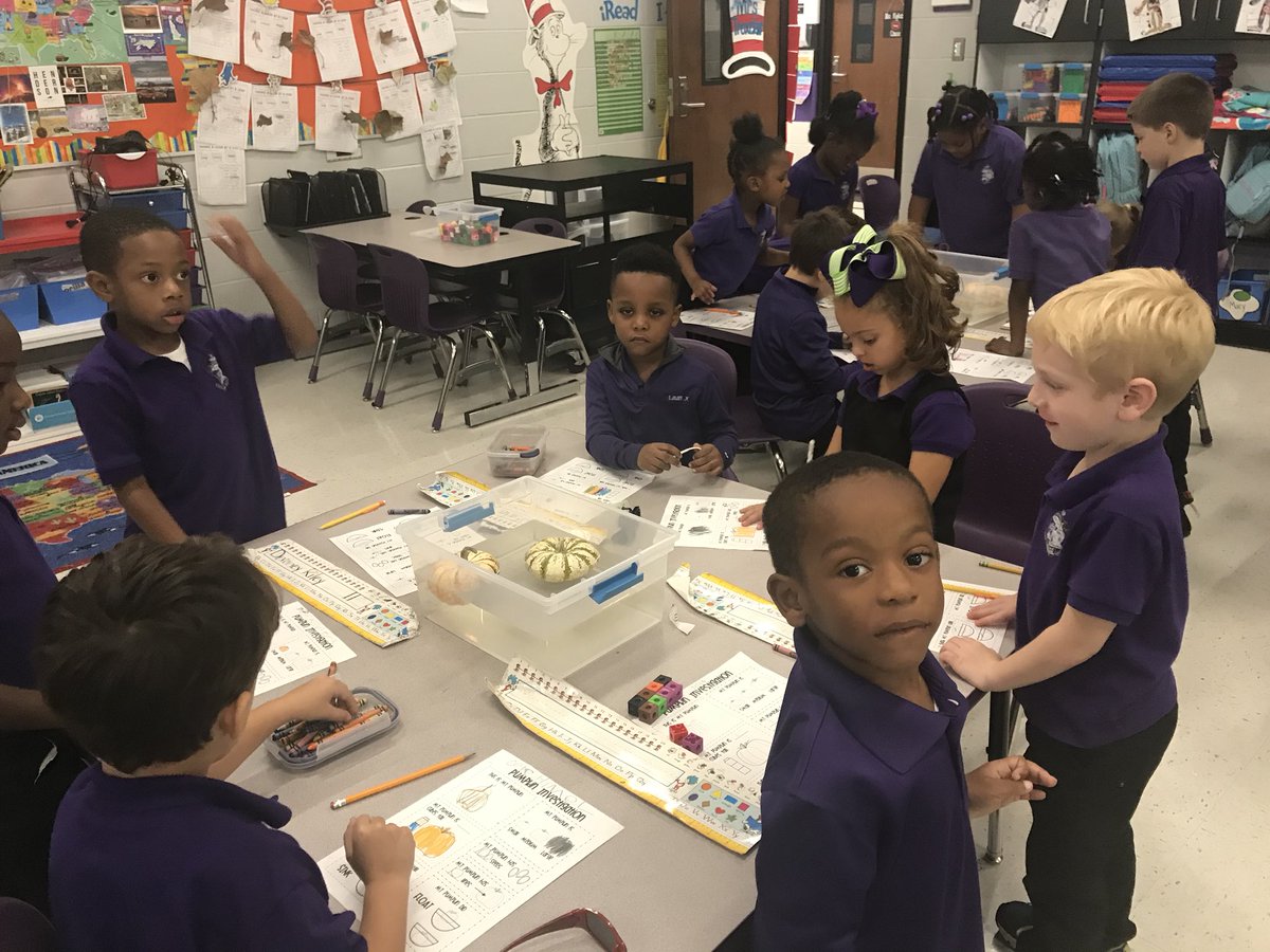 MrsTroxclair's tweet image. Pumpkin Investigation with Mrs. Grace’s class #sciencefun #IPSBproud #msaw