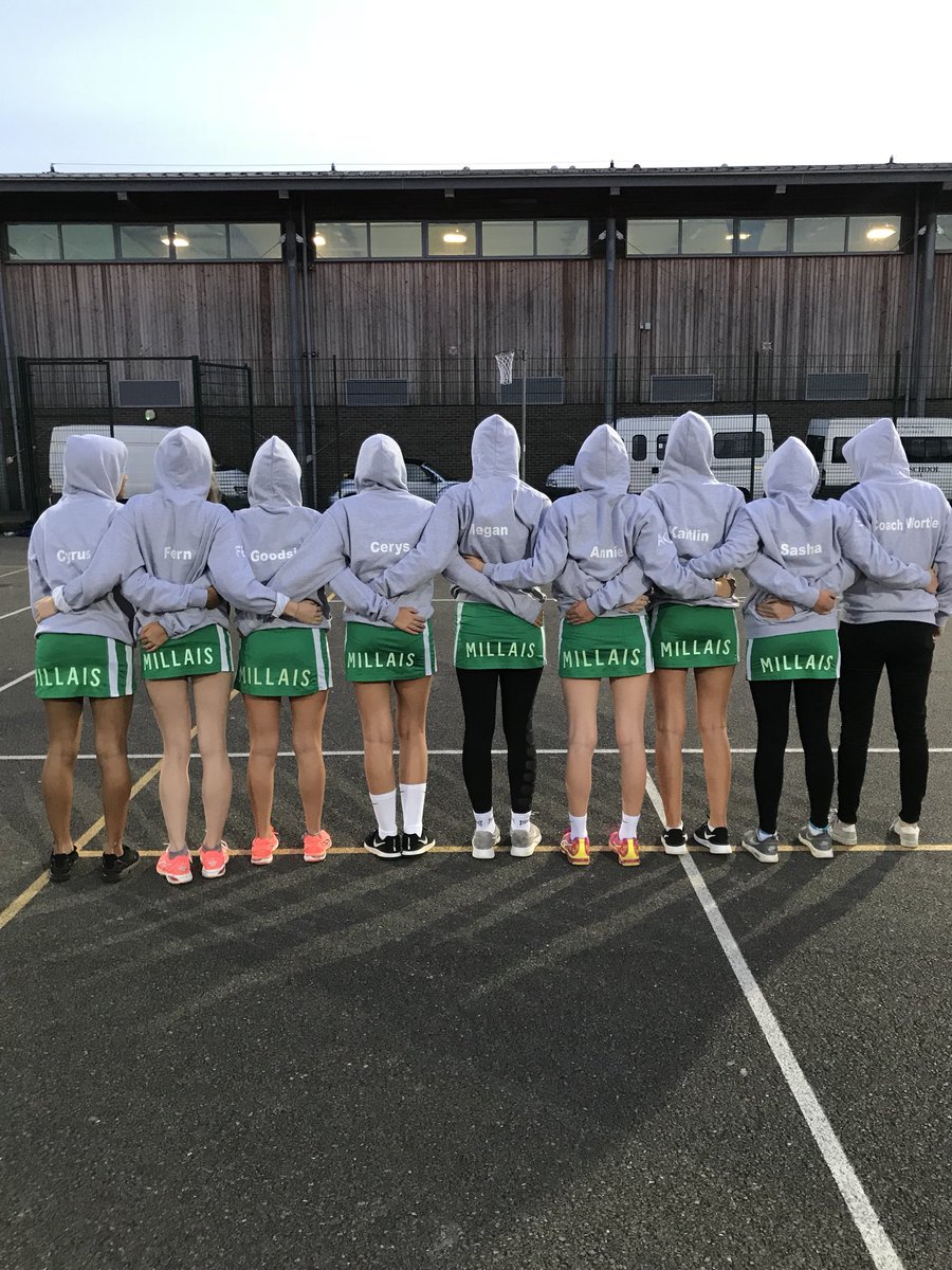 MissPowell_PE's tweet photo. Well done to the U15 netball team for finishing 2nd in the netball league. Miss Wort’s last game 😢. So proud of all of you. 🥈❤️🙌👍 https://t.co/nXYKGONZzd