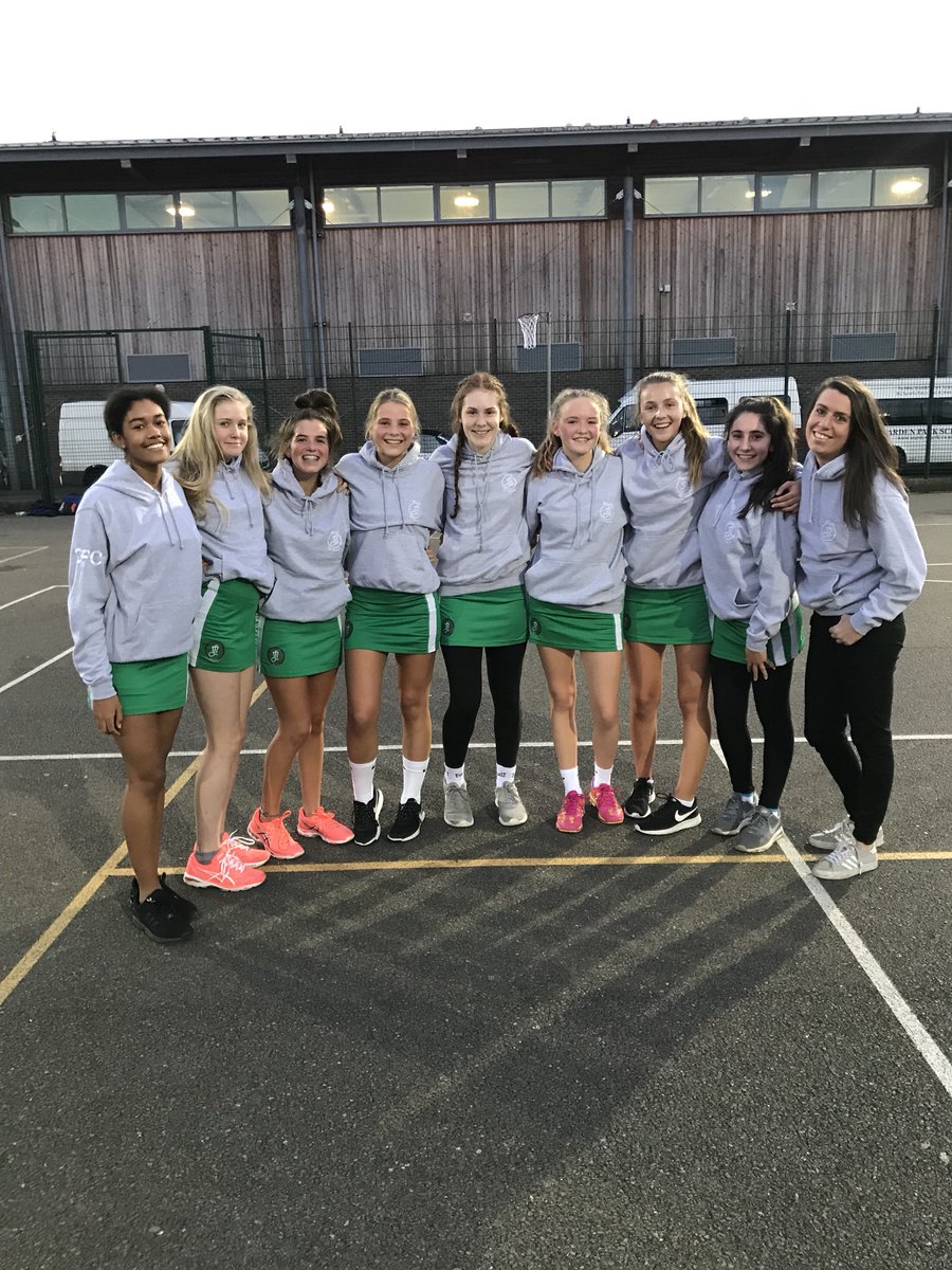 MissPowell_PE's tweet photo. Well done to the U15 netball team for finishing 2nd in the netball league. Miss Wort’s last game 😢. So proud of all of you. 🥈❤️🙌👍 https://t.co/nXYKGONZzd