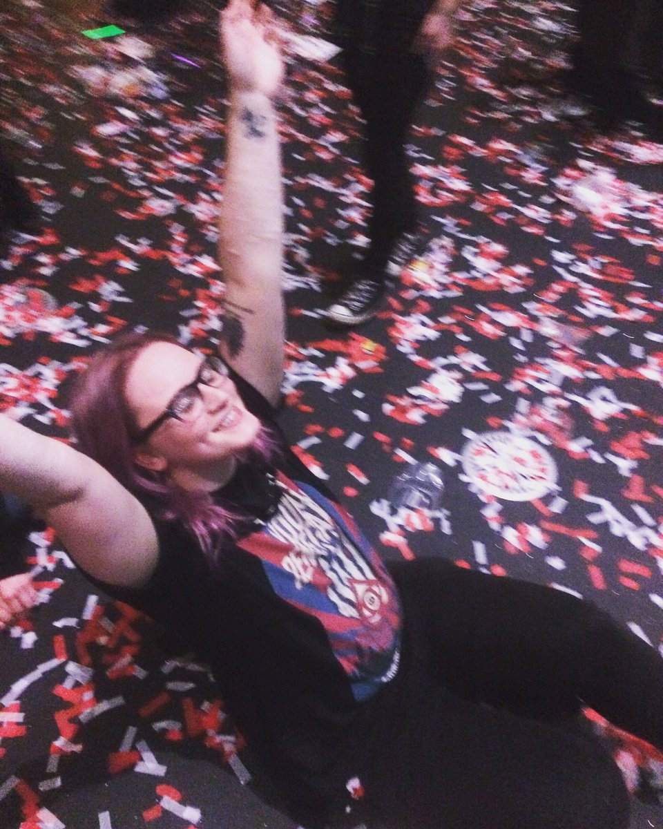 jumqsuit's tweet photo. #ATLGoodTimes thanks for all the good memories @AllTimeLow @zackalltimelow @riandawson @JackAllTimeLow @AlexAllTimeLow 💙 https://t.co/tEKAcj2rHe