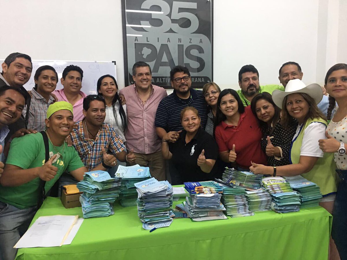 GomezlRichard's tweet photo. Causa indignación comentarios de ciertos "revolucionarios" de escritorio hablando de traidores. Donde estuvieron cuando se los necesitaba ? https://t.co/zUcfyXUWFP