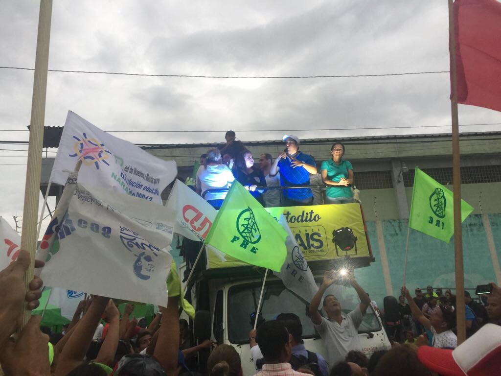 GomezlRichard's tweet photo. Causa indignación comentarios de ciertos "revolucionarios" de escritorio hablando de traidores. Donde estuvieron cuando se los necesitaba ? https://t.co/zUcfyXUWFP