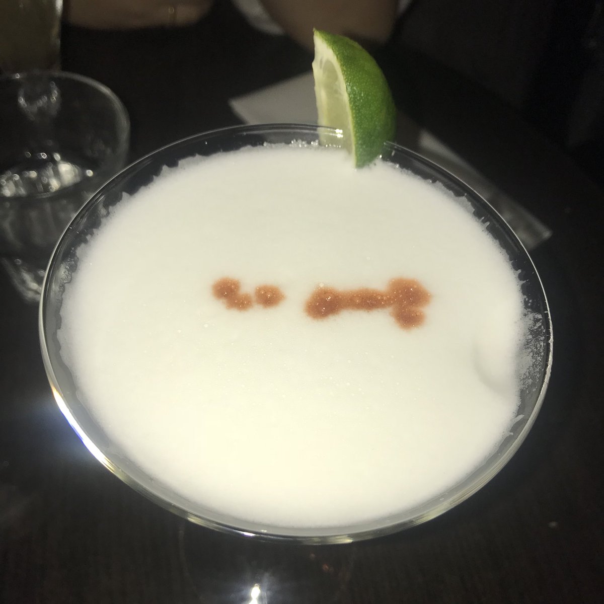 josribbing's tweet photo. Vad ser ni när ni kollar på denna drink? 🤔 https://t.co/GScvkmRdNI