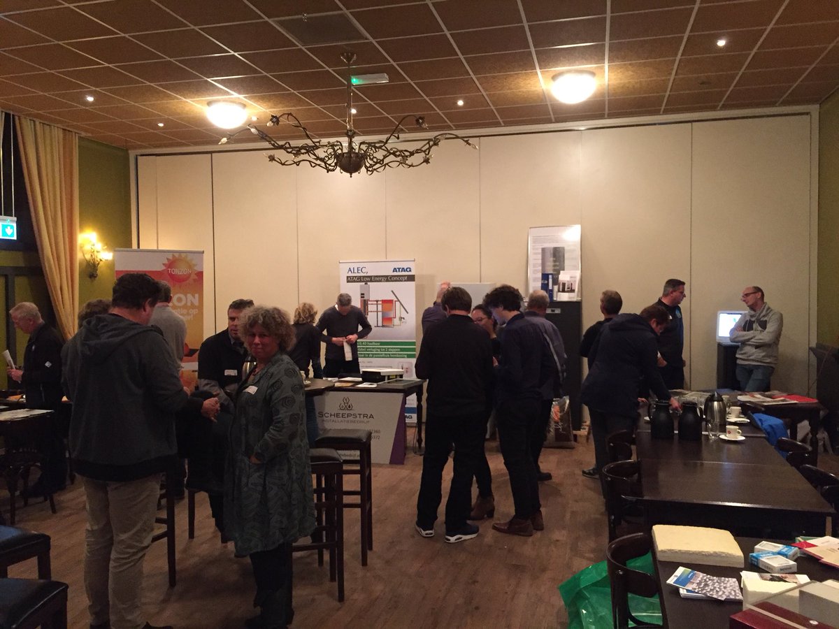 HarmannusBlok's tweet photo. Goed bezochte energiemarkt in #Sauwerd. Georganiseerd door de energiewerkgroep van @SauwerdWetsinge Goed voor bewustwording. #duurzaam https://t.co/qYnhzwQEGl