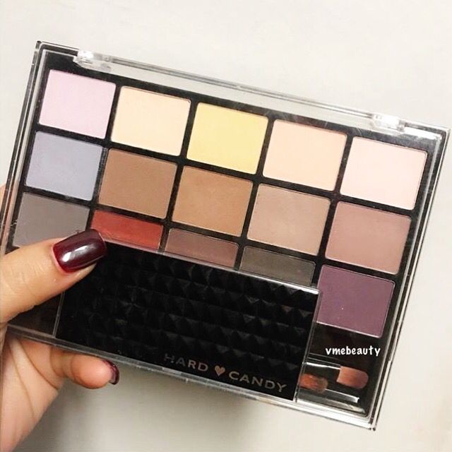 HardCandyLife's tweet image. Look Pro #MattePalette has the shades you need to create a smoky #Fall eye look day to night ☀️🌚
📸 by instagram.com/vmebeauty