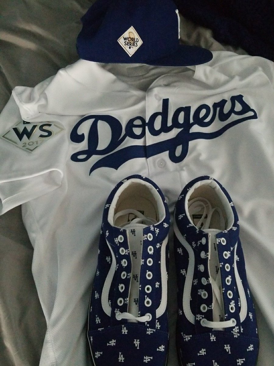 Austinj_Bennett's tweet photo. I'm ready for game 7!!! @Dodgers @VANS_66 @MLB #ThisTeam https://t.co/2FB0DNe1SE