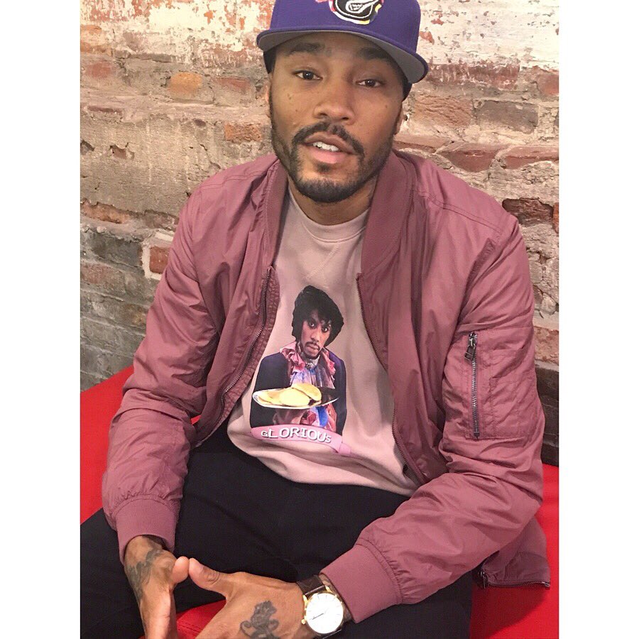 AkioEvans's tweet photo. Blouses Glorious Win Chappelle Show Sweat Shirt : @akios___ https://t.co/CcUEQORZyN