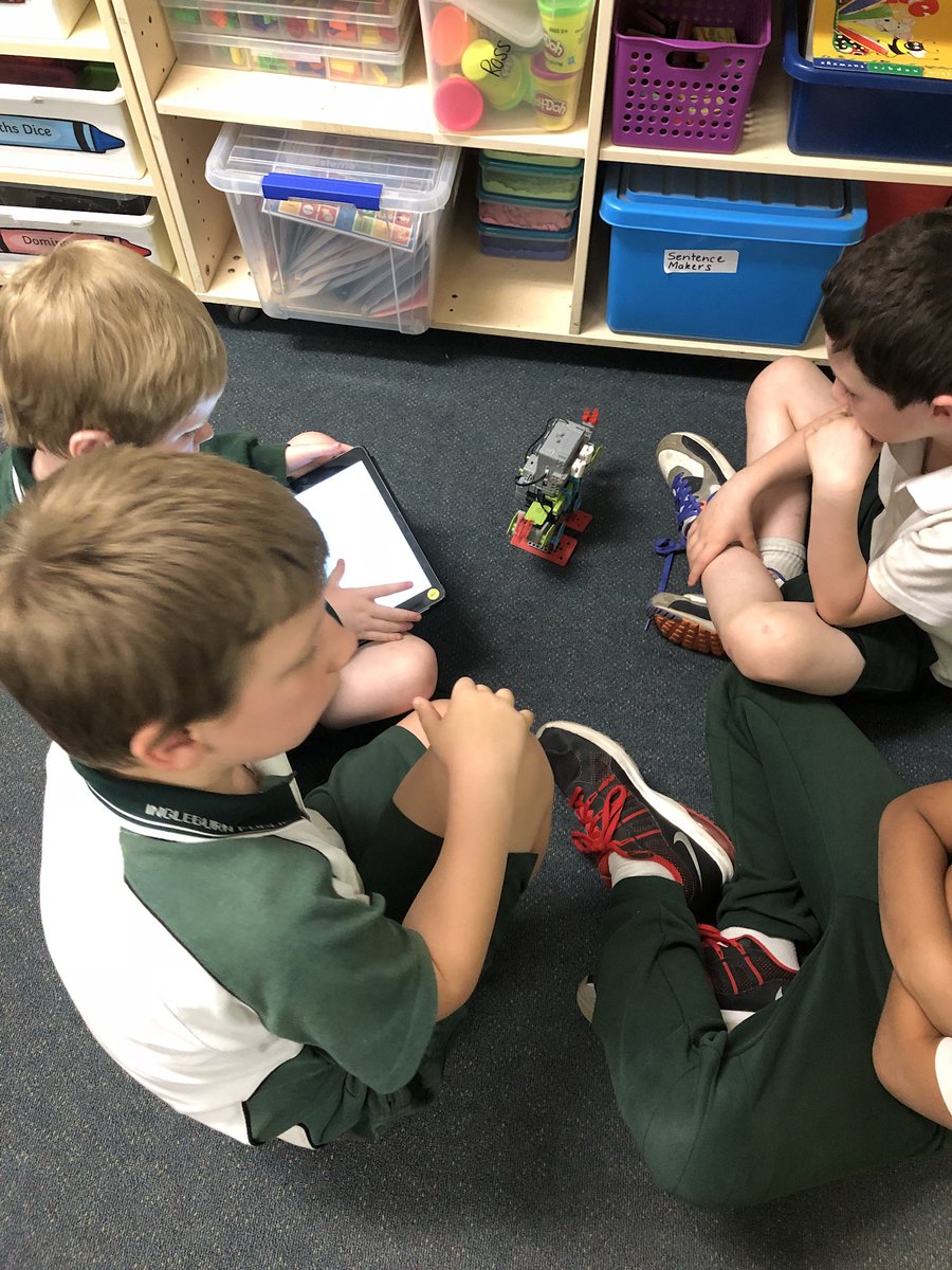 mkross1405's tweet photo. 2S coding and problem solving #codetastic @PlayOsmo @SpheroEdu @IngleburnPs @stilloni https://t.co/Lok7MhHufD