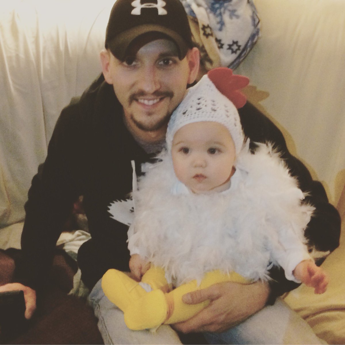 Knbr97's tweet photo. Cutest chicken and the most handsome man ever! 😘 #Halloween2017 @AaronGuinn97 https://t.co/3MhTVpqEKg