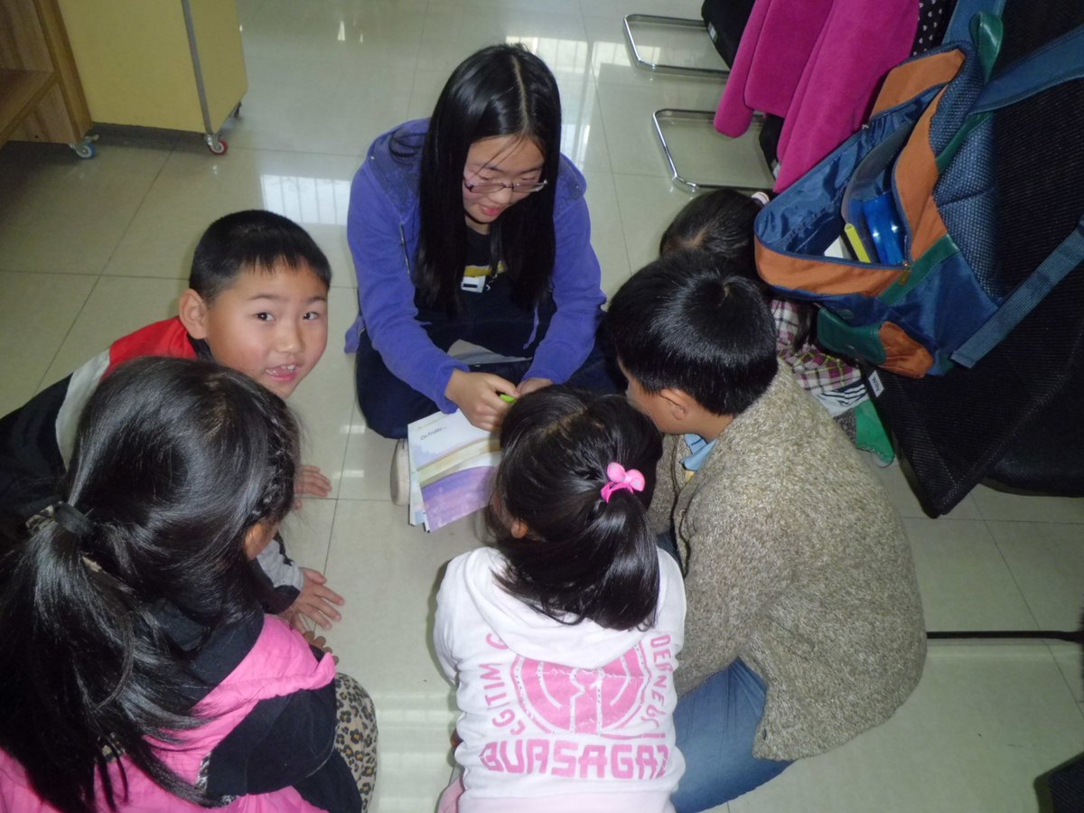 KIAkunming's tweet photo. KIA students have big hearts! #TBT #networknovember #nicsgrateful #nicsschools #weloveourstudents https://t.co/bryN03Z2AQ