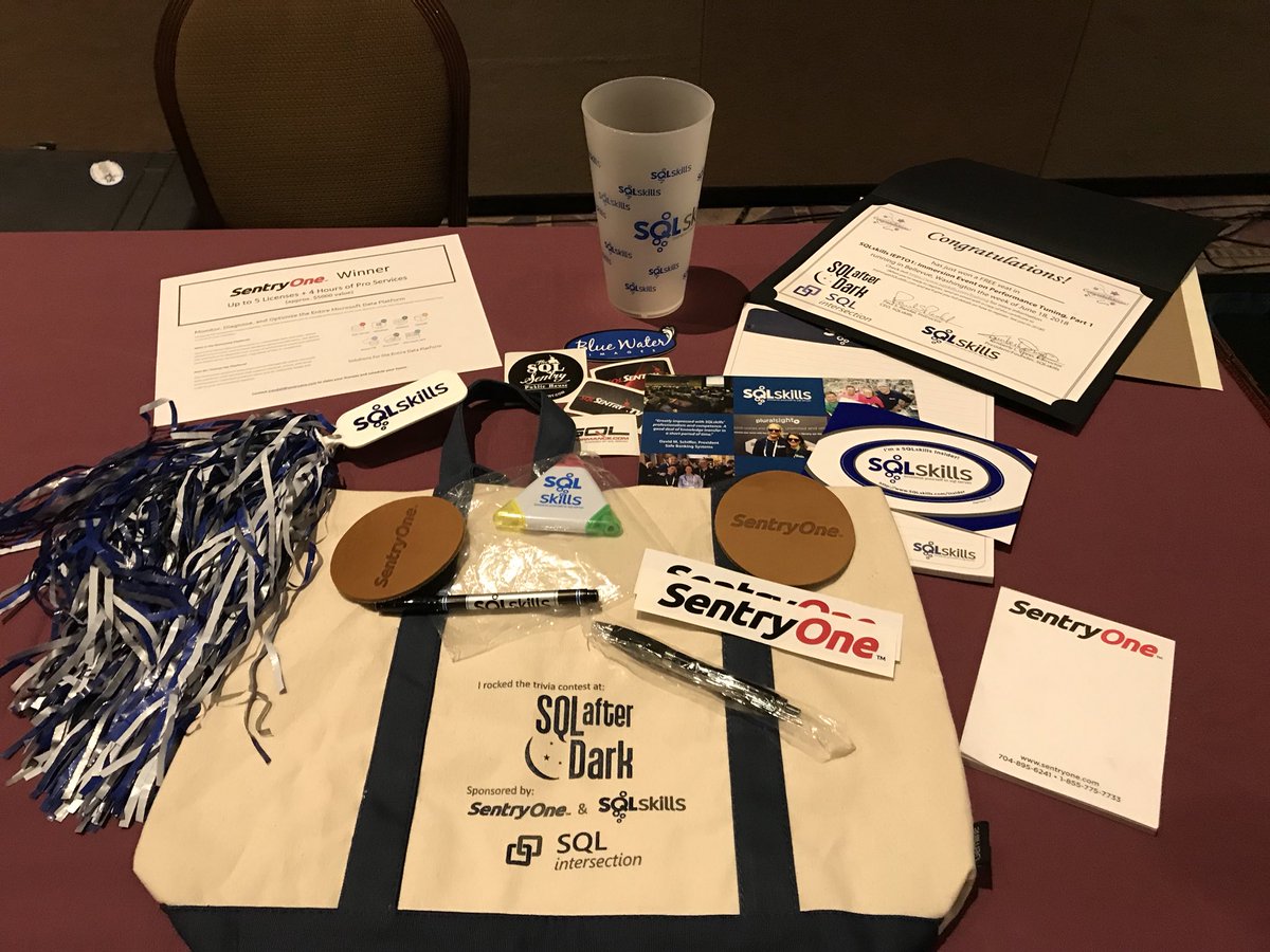 KimberlyLTripp's tweet image. So looking forward to our #SQLafterDark evening with trivia, drinks, and an awesome raffle at the end! #AwesomeEvening #SQLintersection