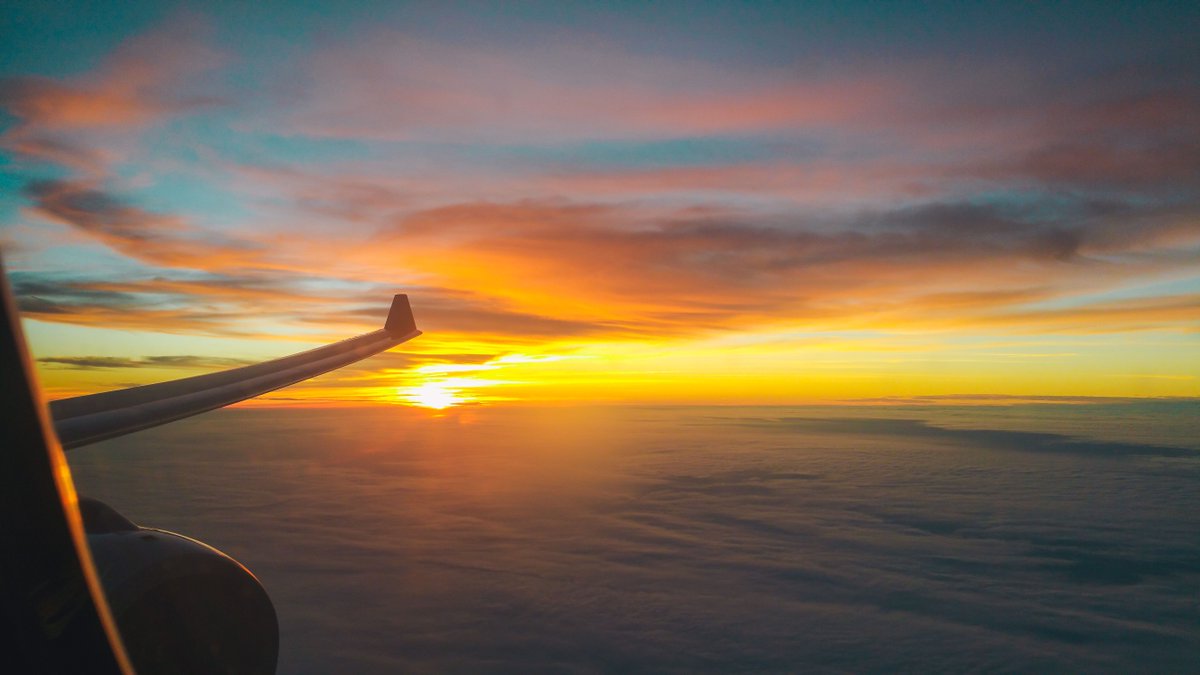 thefittravellr's tweet photo. RT Why should you choose a window seat on a flight https://t.co/Ut5SUNYrJK via @gokulr27 #flightpics #eyesinthesky #collaboration https://t.co/tQEkPA00S7