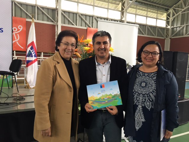 Entrega de 115 subsidios al Comité Villa las Estrellas de Laja, en compañía del Sr Intendente. Felicitaciones al Presidente y su directiva.