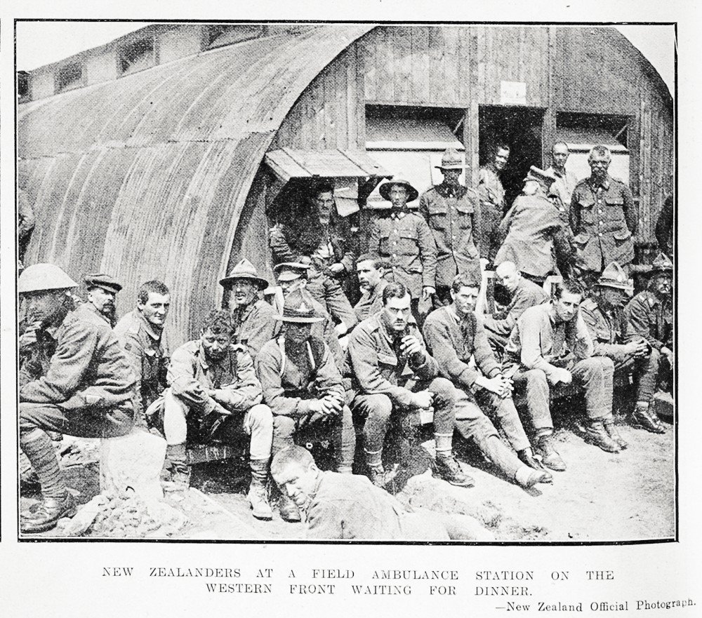 AkWeeklyNews's tweet photo. New Zealanders at a field ambulance station on the Western Front waiting for dinner. #WW100 https://t.co/O1zFDHVHGm https://t.co/dCMSgbmJNn