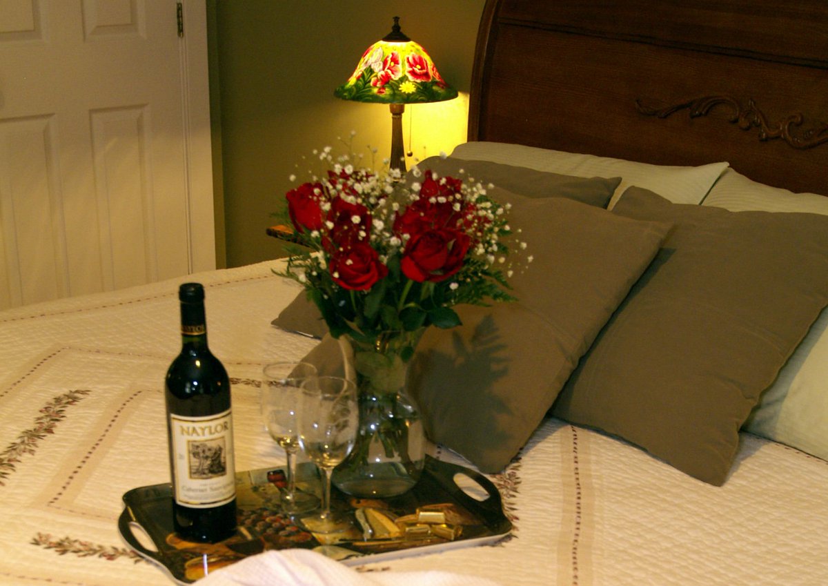 Make your Wine Just Off The Vine experience a weekend getaway with special lodging packages bit.ly/2y0mWnV