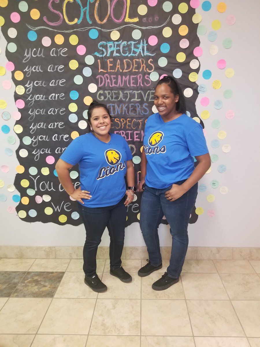 LSMC_Counselor's tweet photo. BooWeek Twinning https://t.co/ht1r0nAaDm