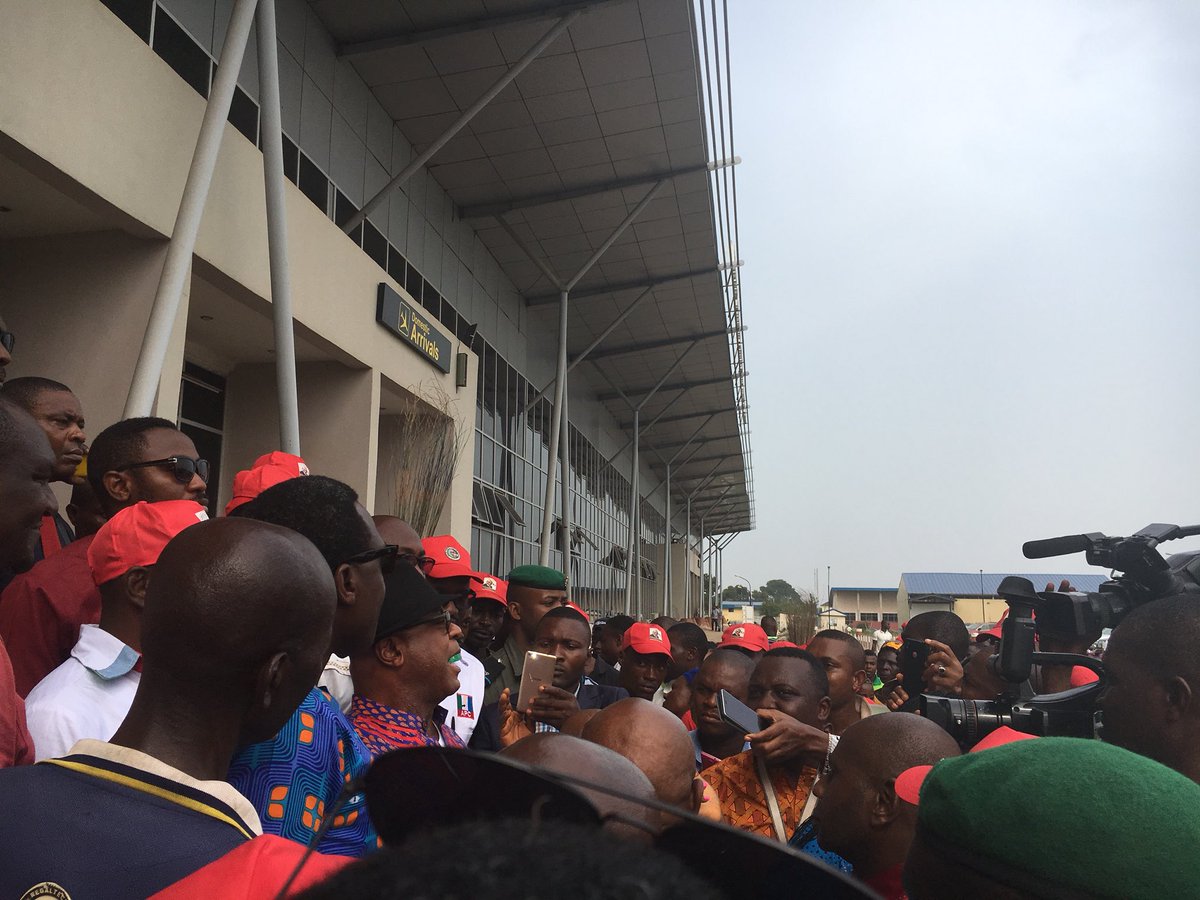 Emperorbaywood1's tweet photo. Charging the people of Awgu Community as I landed Enugu yesterday. “It’s time to put the Community on a pedestal”. https://t.co/inr6AypaBU