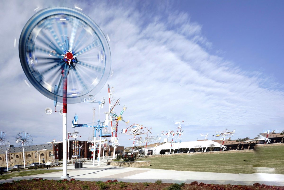 NCHeartsGB's tweet image. Got Gigs? @DowntownWilson and @greenlightnc have high-speed broadband and high-speed whirligigs. Woohoo! #ExecExchange #WhirligigFestivalNC