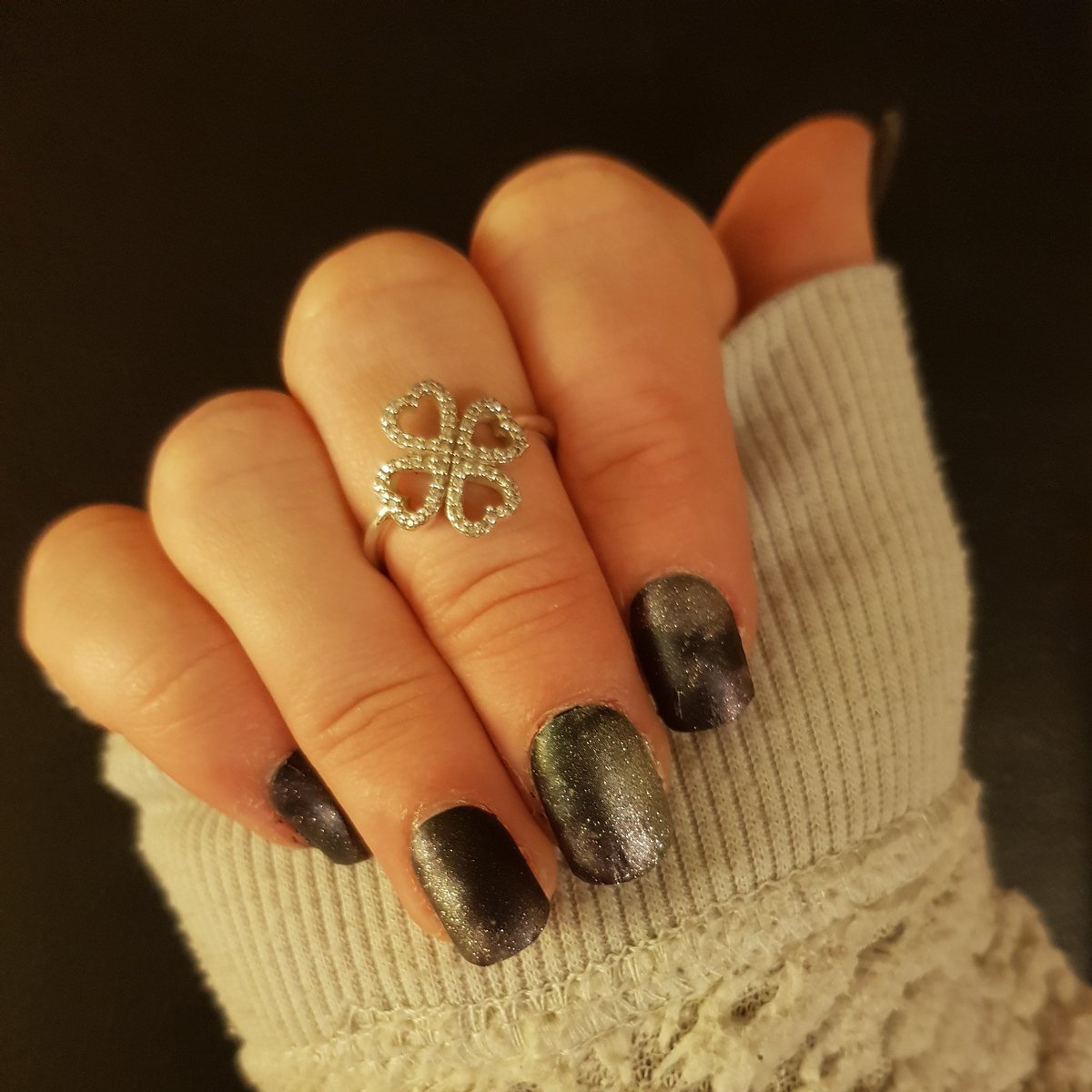 NailWrapMani's tweet photo. #fourleafclover #ring #jamberry #nailwraps join my team and earn money for having pretty nails. £25 to join in Nov. https://t.co/KHgb0RLuKD https://t.co/tcffOh2ALp