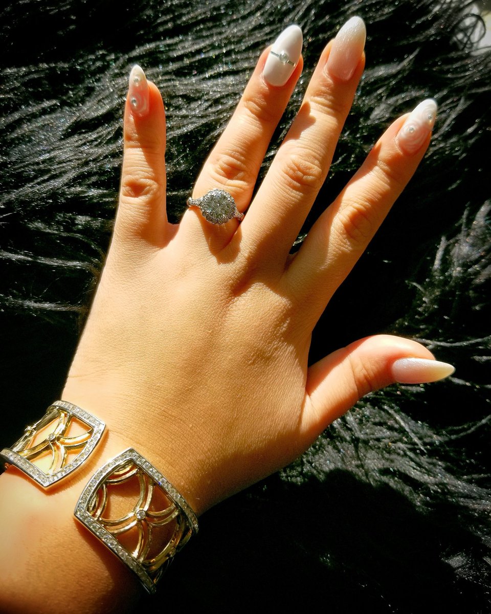 DesignsbyVatche's tweet photo. #engagementring STYLE #171 and cuff #bracelet STYLE # 2104 #designsbyvatche #engaged #isaidyes #dvatche #weddingwednesday https://t.co/Mm7h2Or88K