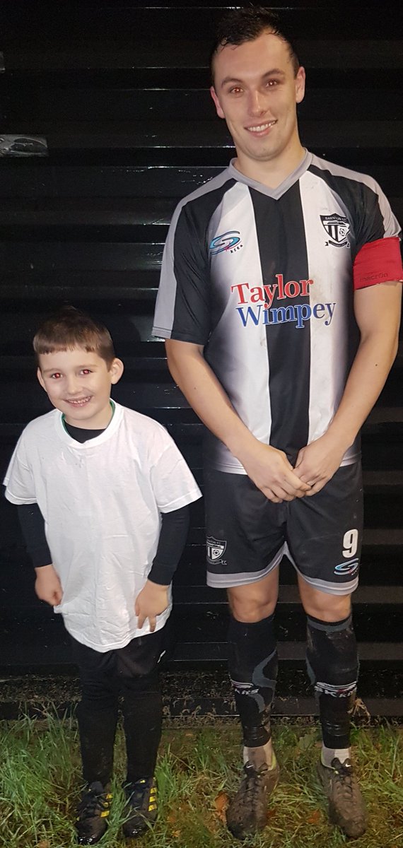 Rachhhyyking88's tweet photo. A huge thank you to @barntonfc for asking Jenson to be mascot! He had a lovely time :) @Barntonhead @BarntonMrsL @BarntonMissCo @bing10588 x https://t.co/XA11Deg0ED