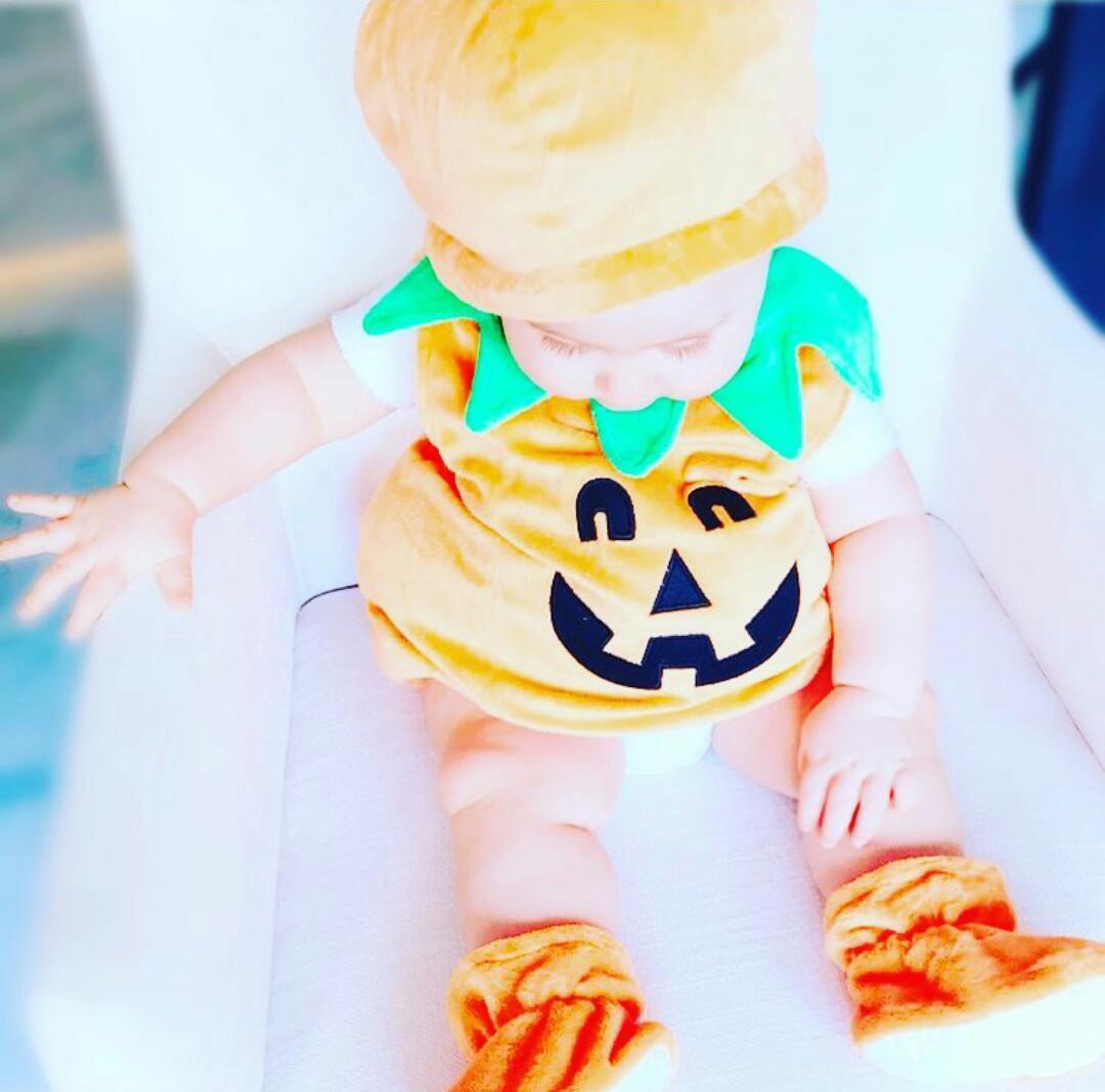 KarolPortillaH's tweet photo. Mis dos amores 🎃🙊😍😍😍😍😍💕 https://t.co/vHwl6sBMaO