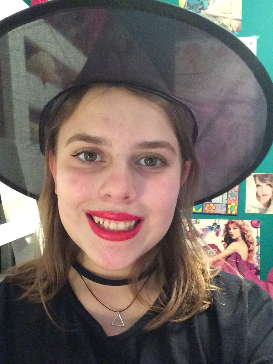 swifttosaturn's tweet image. Casting spells to get noticed by @taylornation13 🔮 #LookWhatYouMadeMeboo