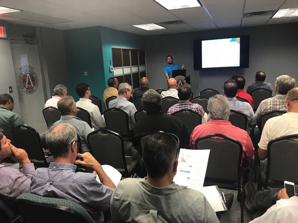 panchofdm's tweet photo. @DeptVivienda @GilEnsenat @fortalezapr @ricardorossello Gracias al subsecretario, por explicar a nuestros contratistas prog #TuHogarRenace https://t.co/DYBM24KdMg