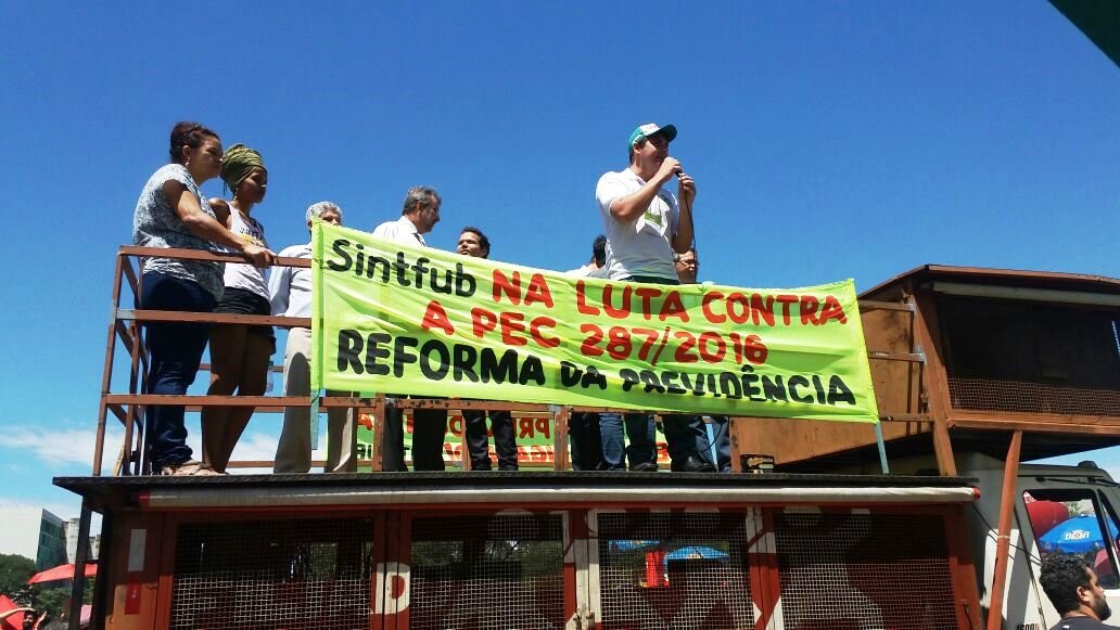 alexandrelealc1's tweet photo. #12ºCONGRESSODACONTAG - Mais de 1,5 mil pessoas discutiram o fortalecimento #MSTTR pelos próximos anos - 13/03/17
#BORA #JUVENTUDENOCAMPO https://t.co/84cPI0yEId