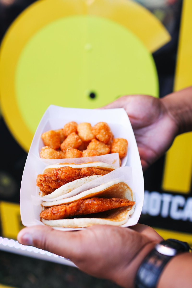 trianglexplorer's tweet photo. Interesting Triangle Food Truck @hotcakeschicken to check out. Fried Chicken &amp; Hotcakes! https://t.co/clxMBQldFg