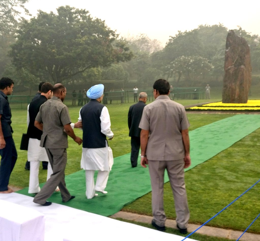 SaurabhRaii_'s tweet photo. भावना का पद सबसे श्रेष्ठ है!
#संस्कार जिसके व्यक्तित्व और रूह में बसती है वह है #राहुल_गांधी 💞

This Makes me feel Proud for my Leader #RG 🤗 https://t.co/w31X1dhUul
