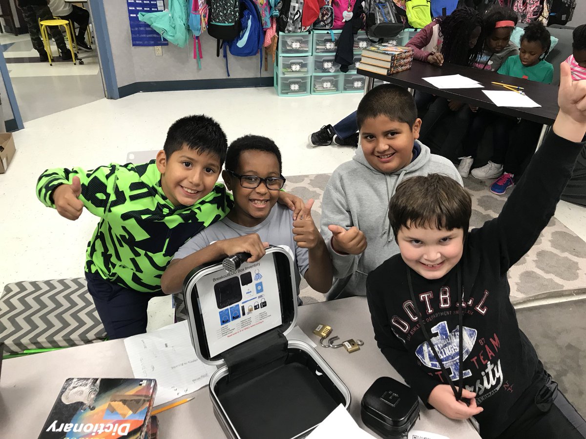 Miss Kerr tweet media