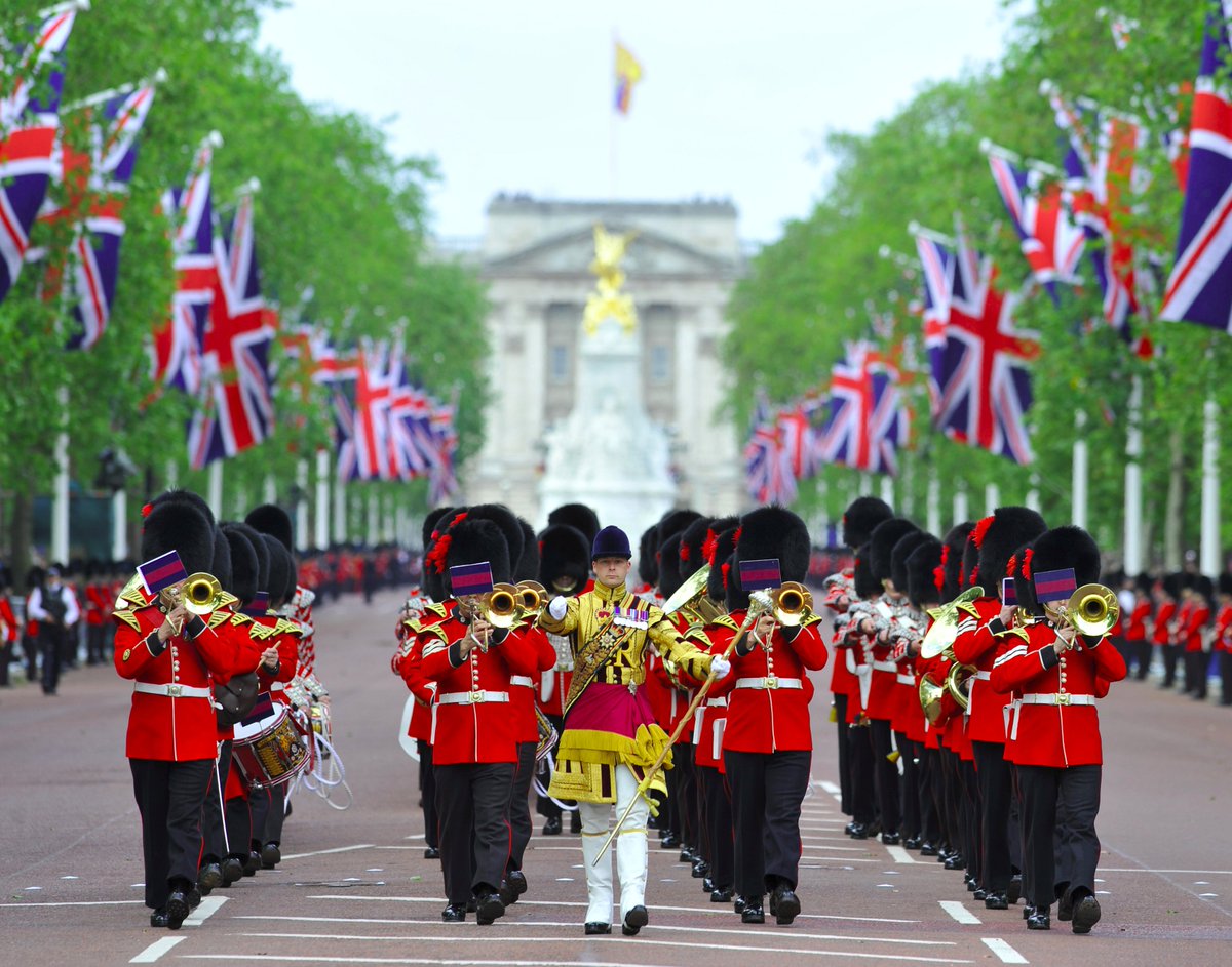 womenindefence's tweet photo. What a band! 🎼 Thank you #ColdstreamGuardsBand #WiDAwards17 https://t.co/siI3zQm36m