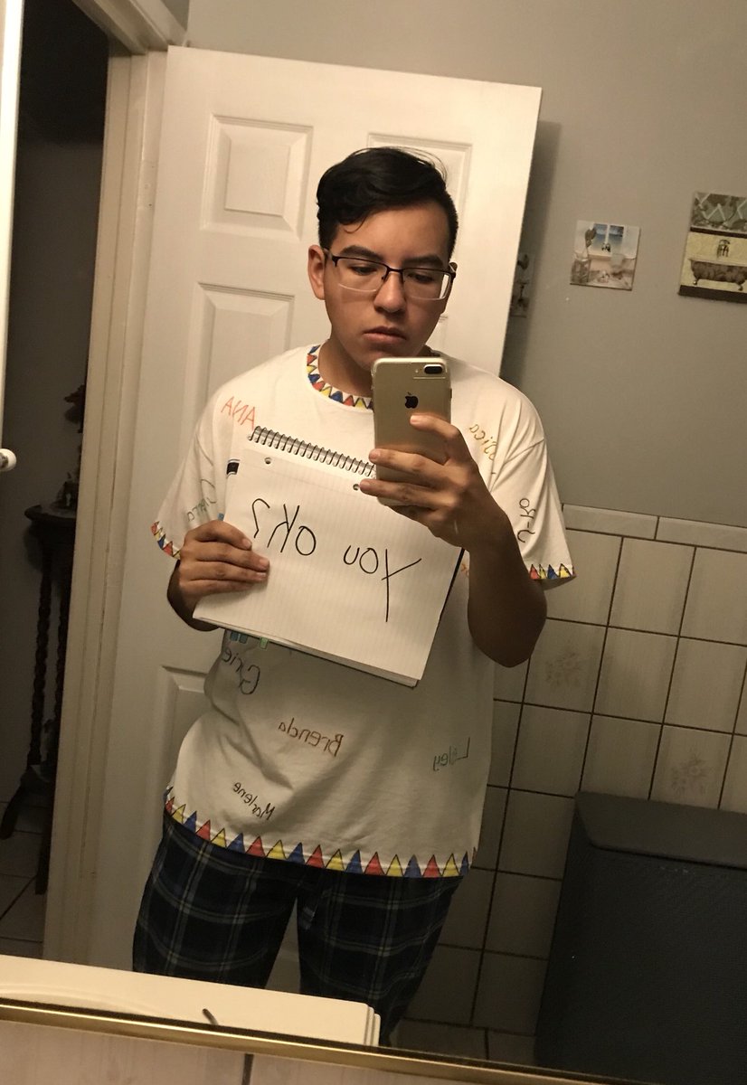 onethingright13's tweet image. Still stuck on the bleachers #LookWhatYouMadeMeBoo @taylorswift13 @taylornation13