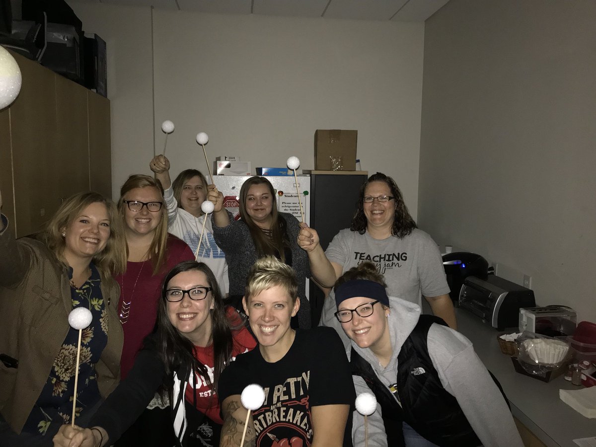 nsta_du's tweet photo. Studying Moon Phases. NSTA gettin’ #lightedup 👊 https://t.co/IIPeq7BqQ1