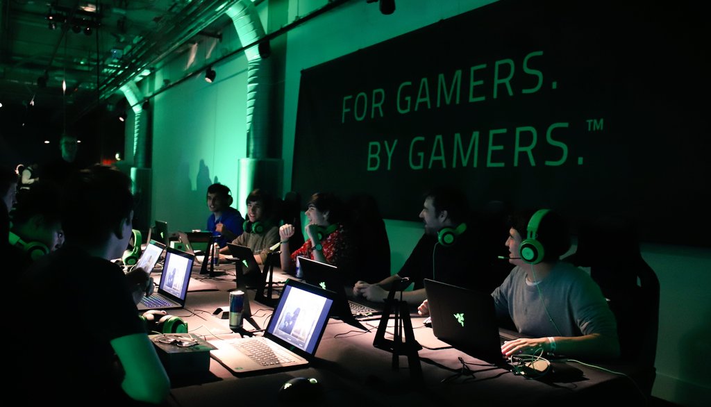 Razer's tweet photo. What do you do after a keynote? A #RazerAFK of course.
London's got game. https://t.co/sMbN7bbRrd