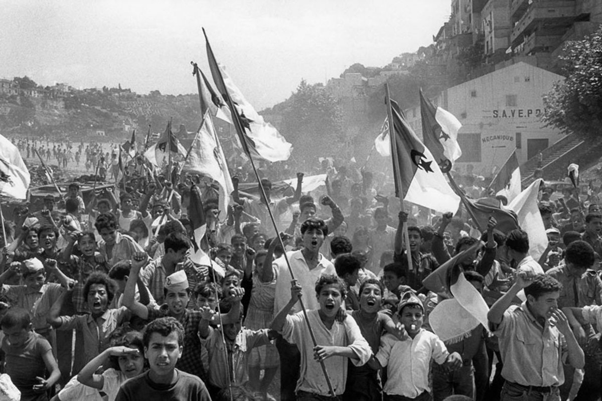 Jacobin on Twitter: "The Algerian War of Independence broke out on this day  in 1954. (photo by Marc Riboud)… "