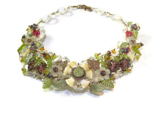 LoveStoneArts's tweet photo. Brambles Hearts and Flowers Beaded Collar Necklace WJ108 https://t.co/dJlVFKB3F3 #jetteam #FallFashionTrend https://t.co/ceYNbpyuqh