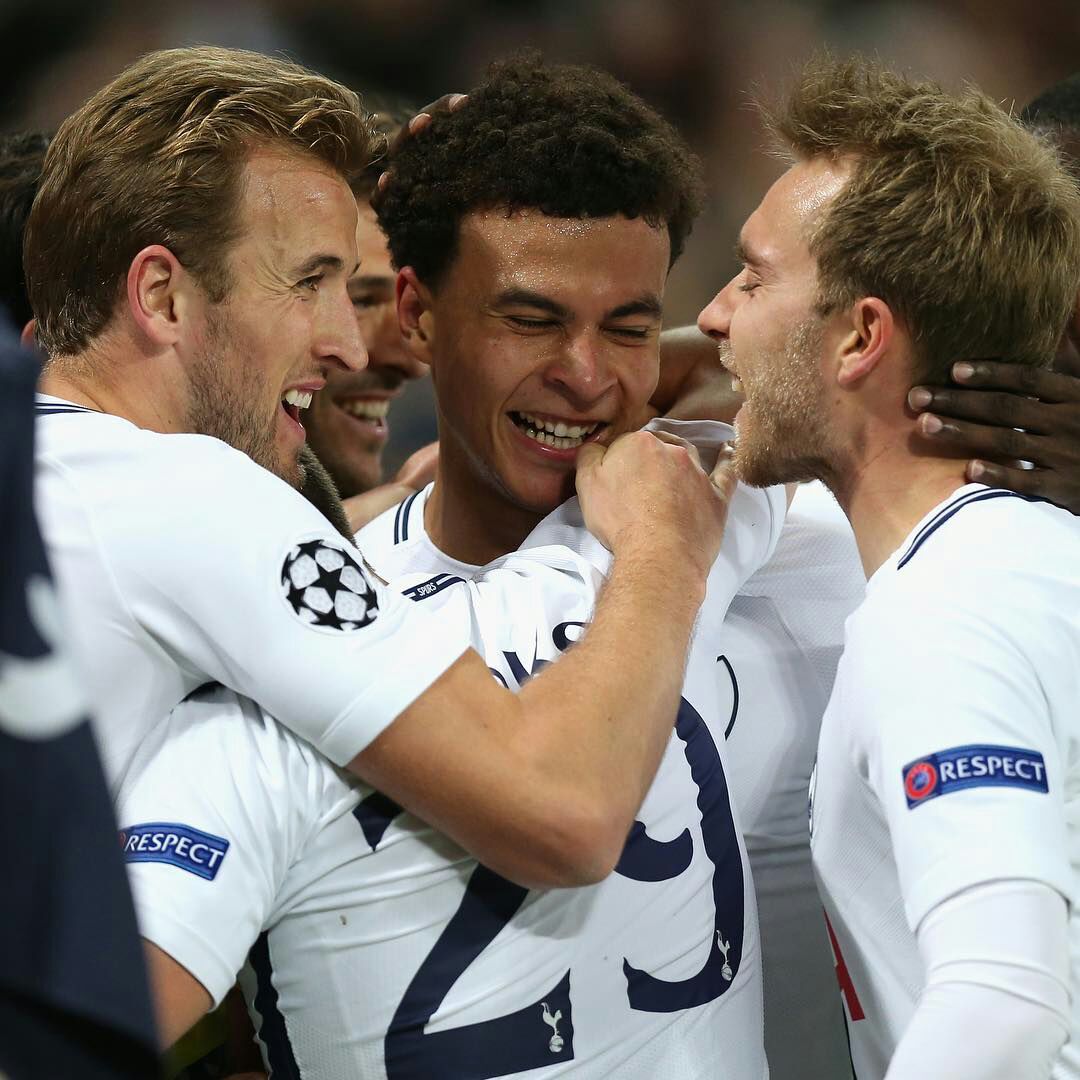 brazil_pl's tweet photo. Há um ano (1/11/16) o Man City vencia o Barcelona por 3-1 no Etihad Stadium. Hoje (1/11/17) o Tottenham venceu o Real por 3-1 no Wembley. 💪🔥 https://t.co/j9C2lAyVfk