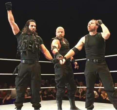 Giovani2533's tweet photo. @WWERollins @TheDeanAmbrose @TripleH #WWEGlasgow #TheSHHHield https://t.co/XwbsuuIGD0