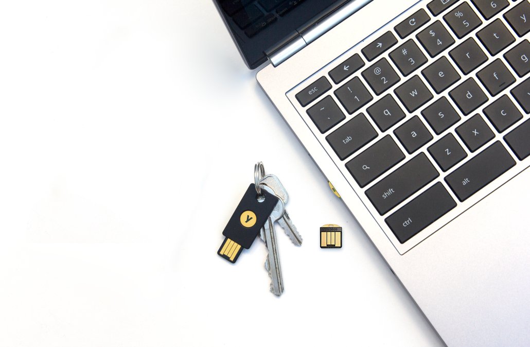 Day 2 of #Infosecuritynl! Discover strong #2FA with #YubiKeys at <a href="/crypsys/">Crypsys</a> booth D113. Trust us, it will be worthwhile.