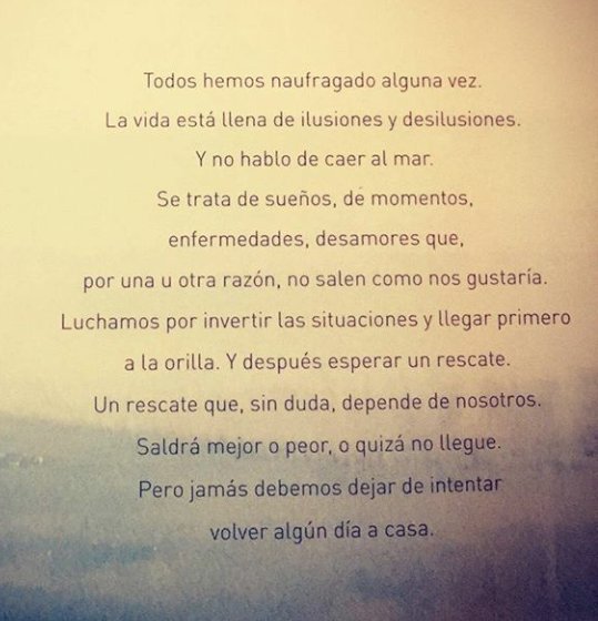 kaleshi__'s tweet photo. Todos hemos naufragado alguna vez... Lo que me gusta a mi leer a #Defreds 😍😍 #HistoriasDeUnNaufragoHipocondriaco #BuenasNoches https://t.co/ODUra1mLwY