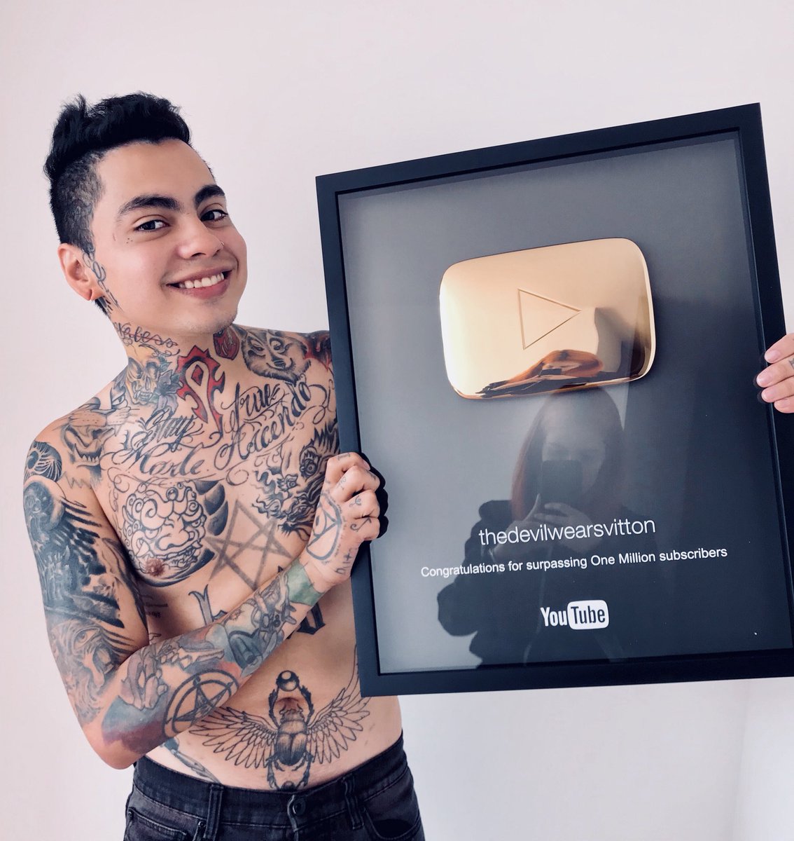 nikoarrieta's tweet photo. Después de esperar más de un año por fin llegó, ahora si a hacer videos jajajajaja los odio gracias por todo. https://t.co/E0BiMAbpqh