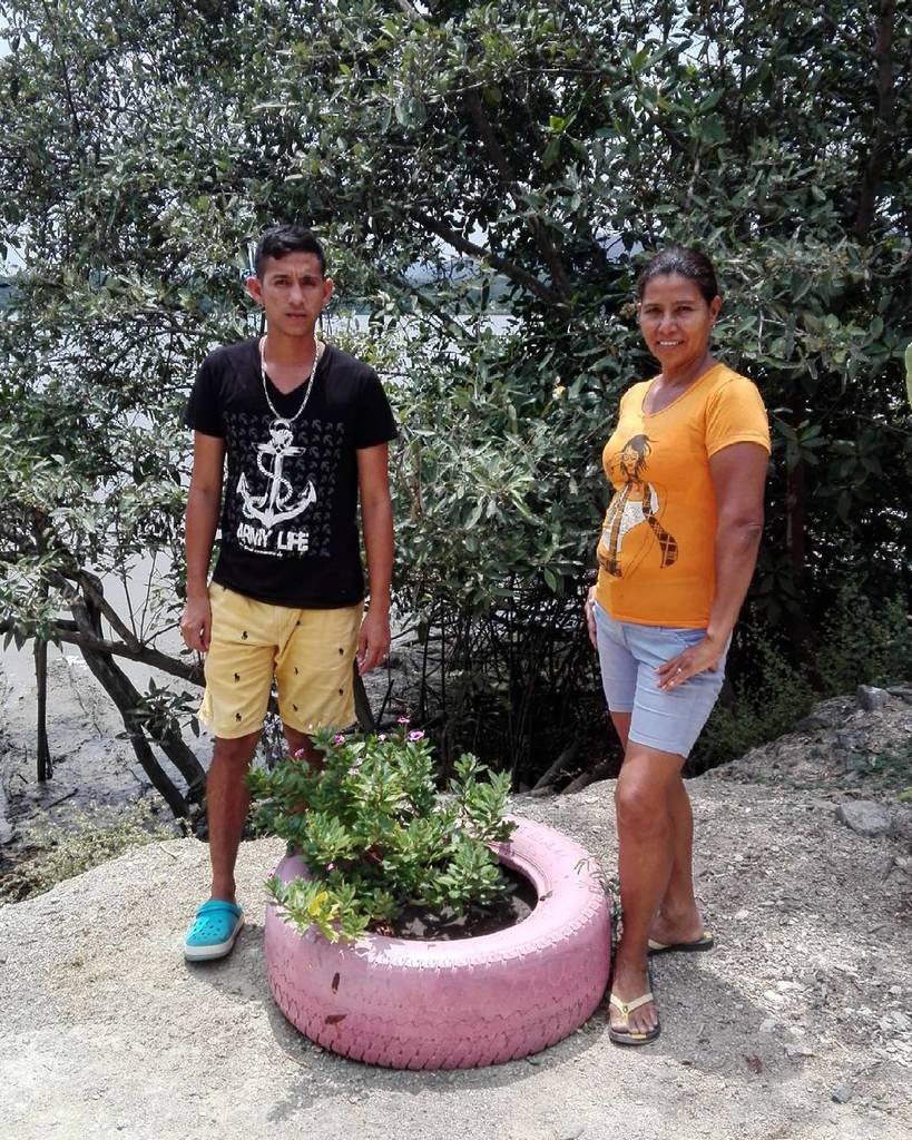 mingasporelmar's tweet photo. Wilson y Rosa manejan un restaurante en la #IslaCorazon en la provincia de Manabí cerca de Bahía de Caraquez. Wils… https://t.co/clTR0iH6LH https://t.co/wvlFhOZypW