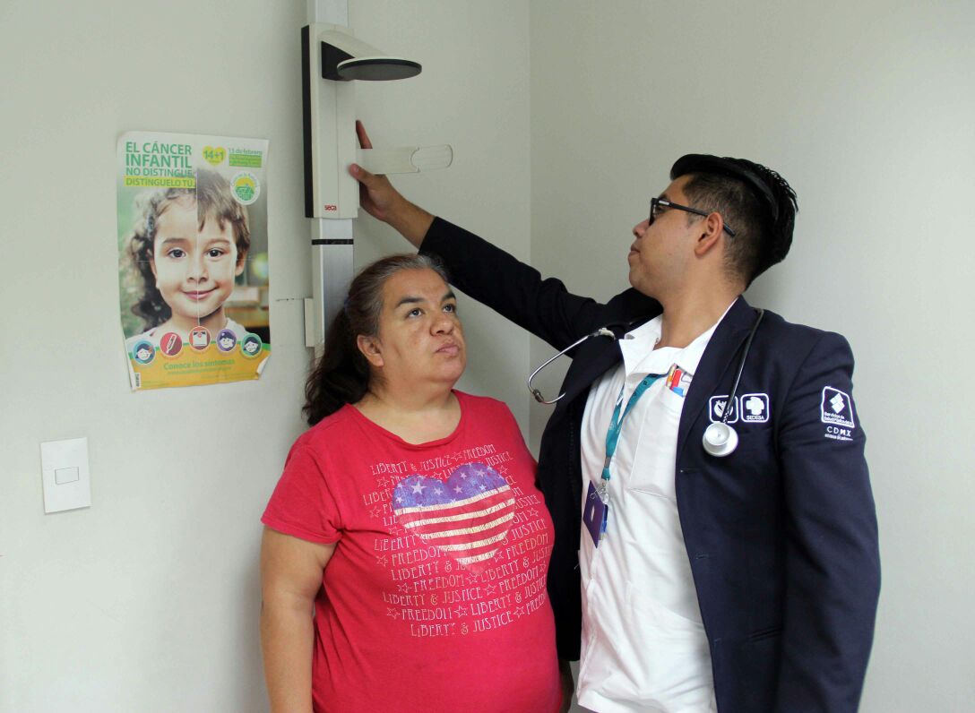 A_Ahued's tweet photo. Desde 2015 operan 16 Módulos de Atención a la Obesidad que ya detectaron a 22 mil 300 personas en fase inicial. #InformeSEDESA2017 https://t.co/UjmOFzbx4G